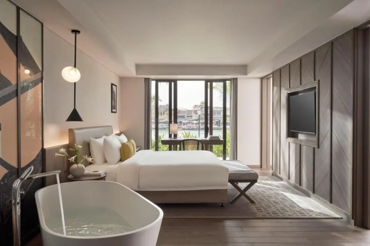 Suite with river view