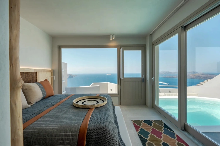Honeymoon Pool Suite