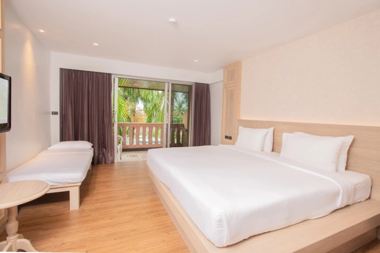 Deluxe Twin room with balcony