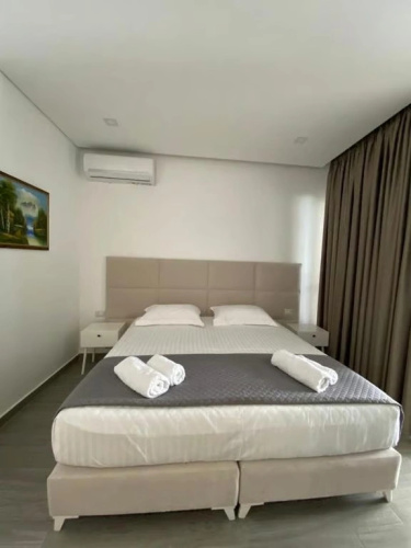 Edina Hotel