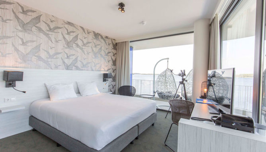 Executive Double room with lake view
