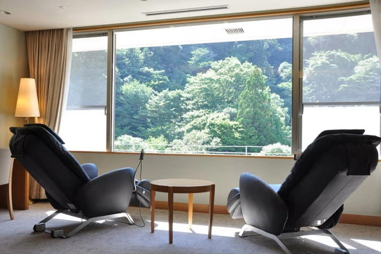Western-Style with Two Massage Chairs Suite