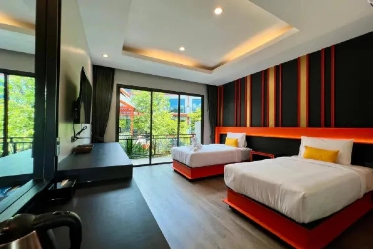 Deluxe Double room with pool view