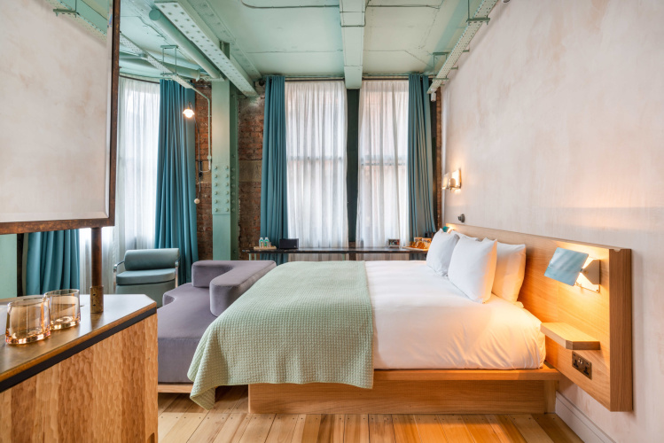 Signature Double Suite