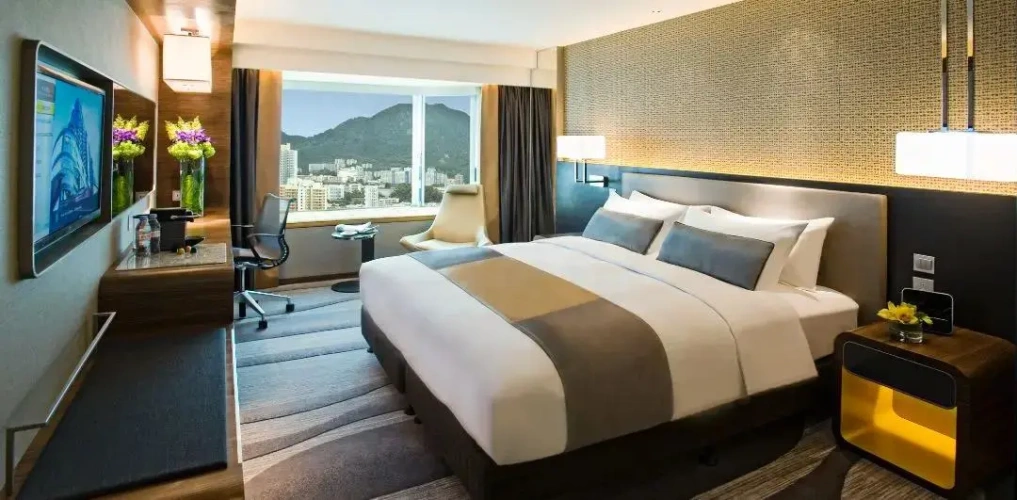 Grand Double Plaza Room