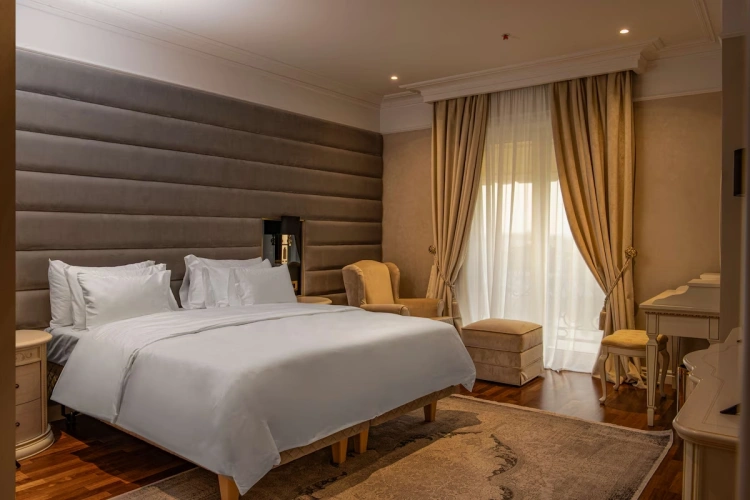 Presidential Double Suite with lake view