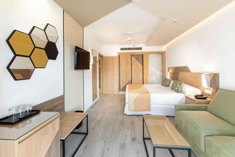 2 Bedrooms Family Quadruple room