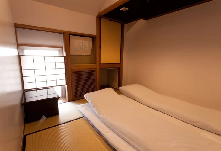 6 Tatami Mat room