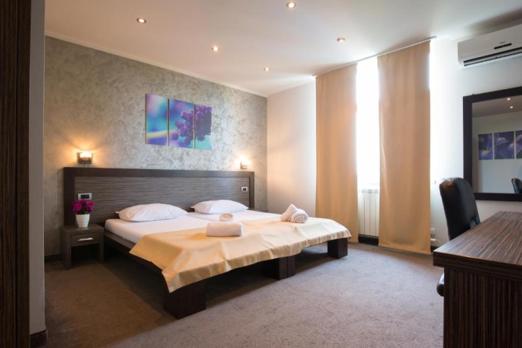 Double Suite with Jacuzzi