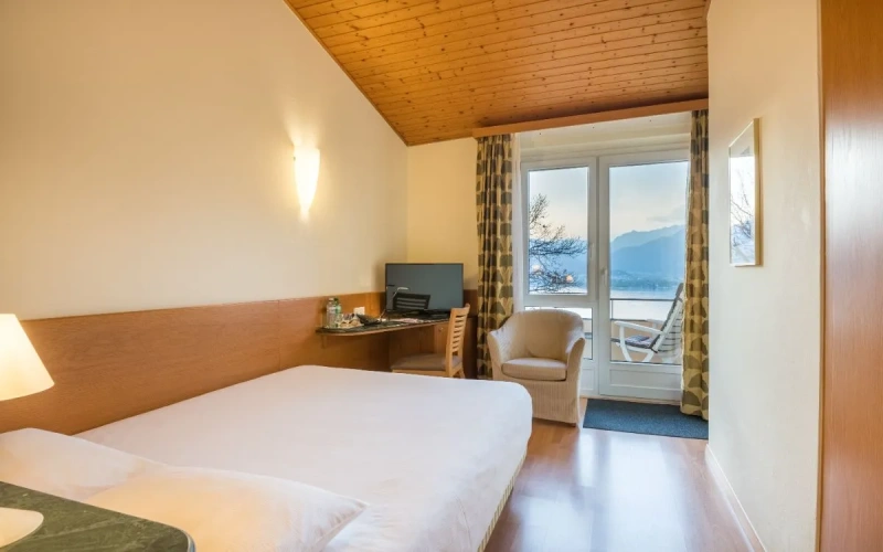 Small Grandlit with Balcony or Terrace Double room