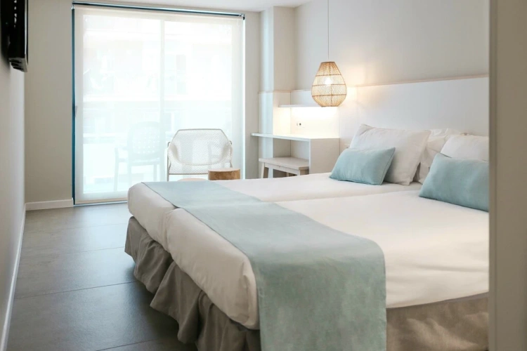 Double room with balcony and with street view