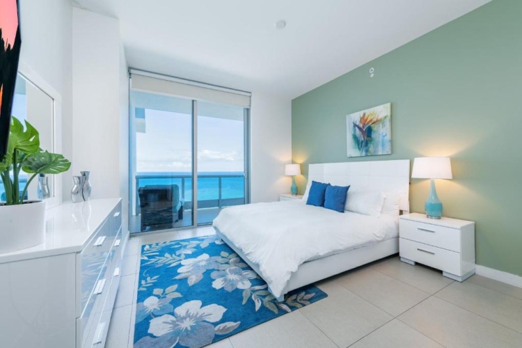 1 Bedroom Deluxe Corner Double Apartment oceanfront