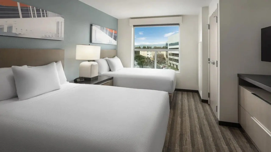 1 Bedroom Specialty Twin Kitchen Suite