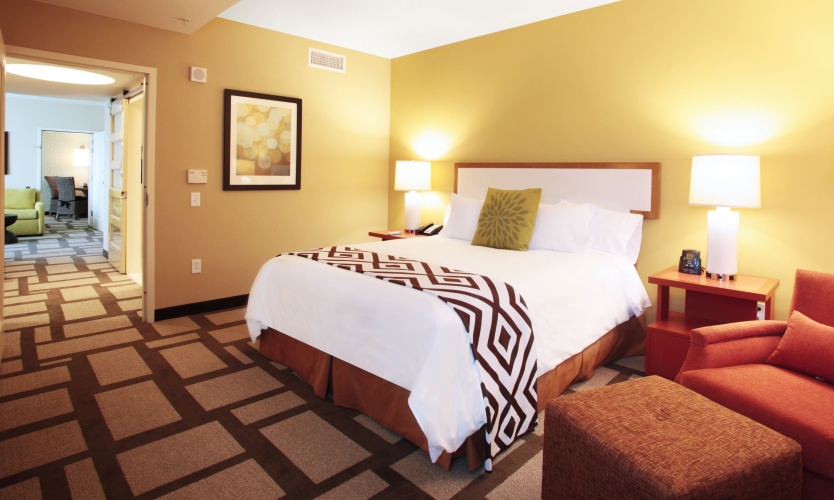 1 Bedroom Mobility Accessible with Tub Double Suite