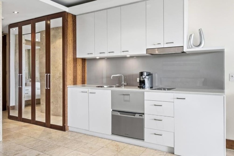 3 Bedrooms Apartment