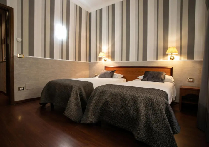Astor photo 21