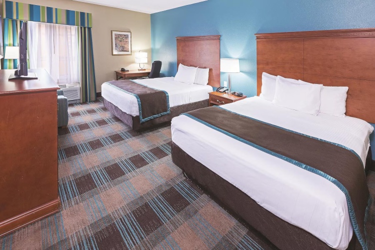 Mobility/Hearing Accessible Twin room
