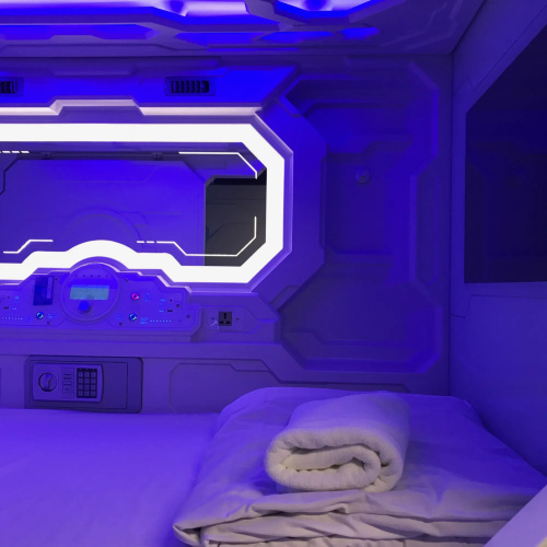 Capsule Bed in Mixed Dormitory Room
