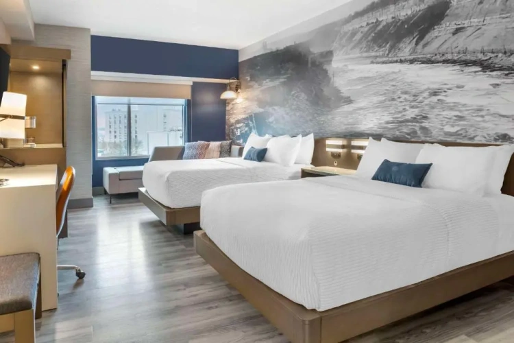 Standard room with water view