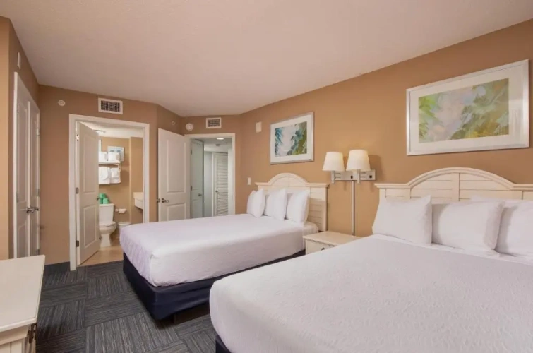3 Bedrooms Corner oceanfront
