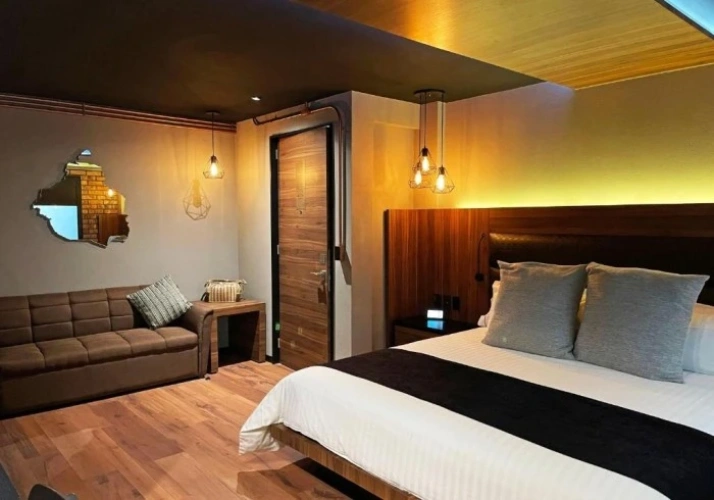 Pool Double Suite