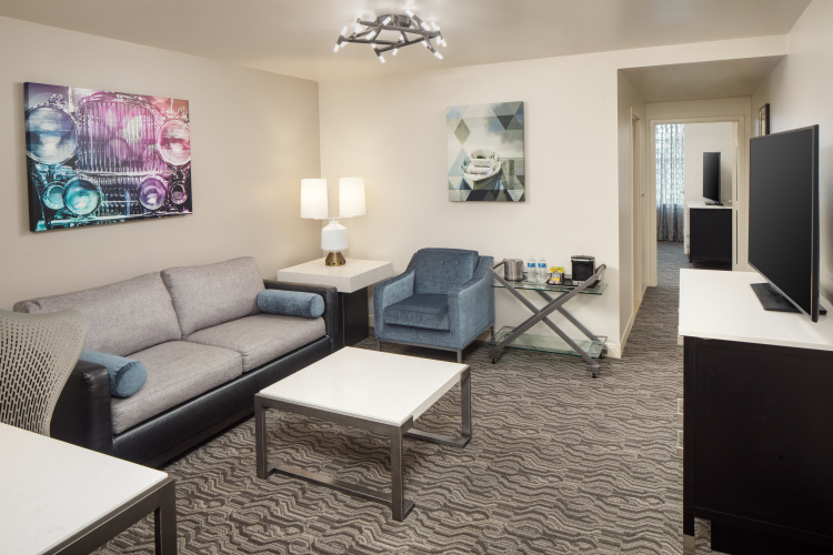 DoubleTree Suites by Hilton Hotel Detroit Downtown - Fort photo 14