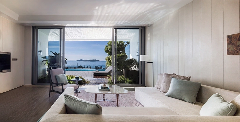 Panoramic Pool Double Suite Ocean View
