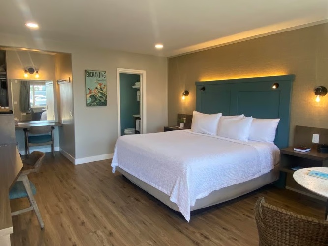 Pets OK Double room with limited view