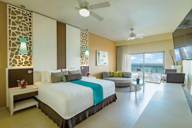 Honeymoon Suite oceanfront