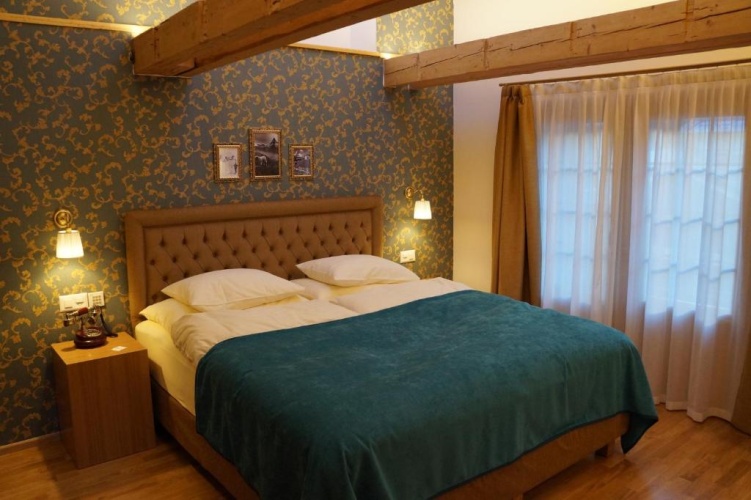 Standard Twin room with balcony