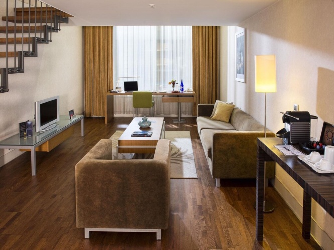 Executive Non Smoking Suite