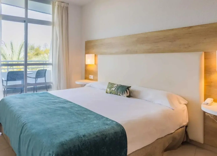 Twin Suite with golf view
