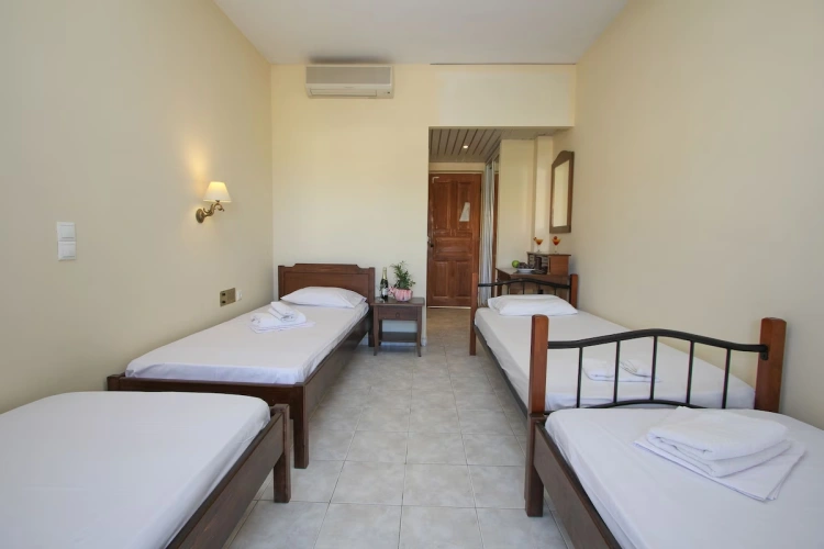 Quadruple room with balcony