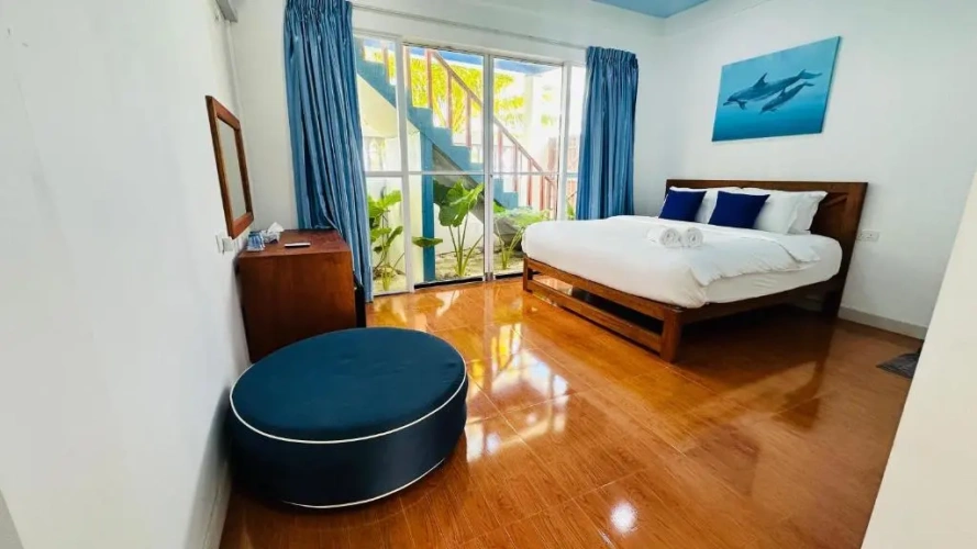 Deluxe Double room with side sea view