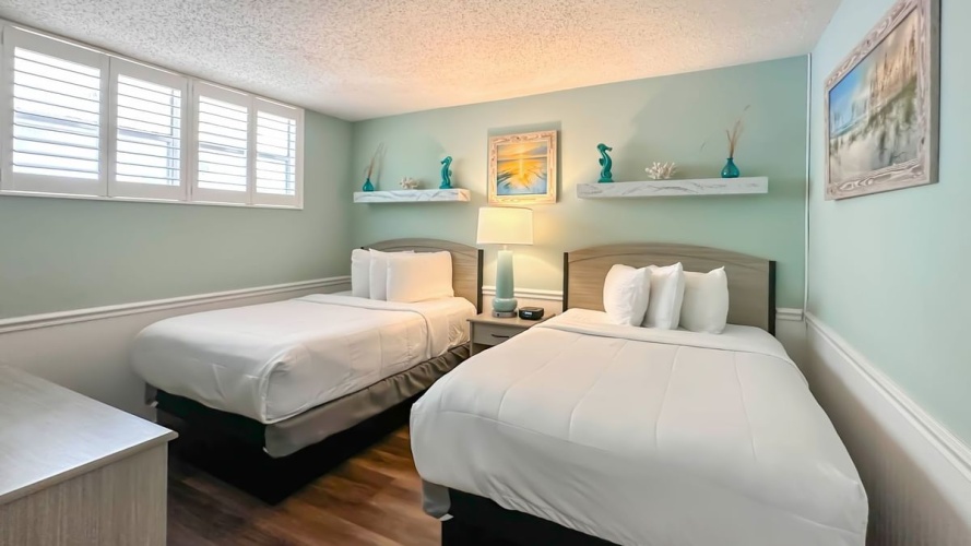 Poolside Quadruple Suite