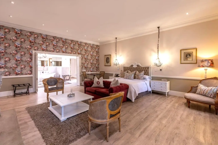 Courtyard Double Suite