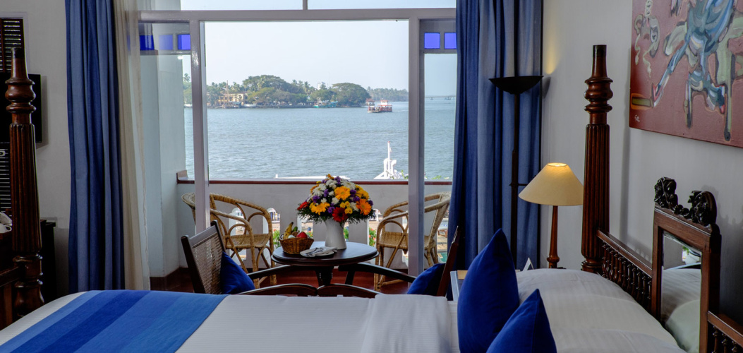 Twin room with sea view