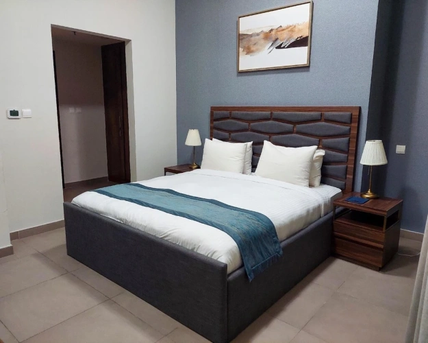 3 Bedrooms Apartment