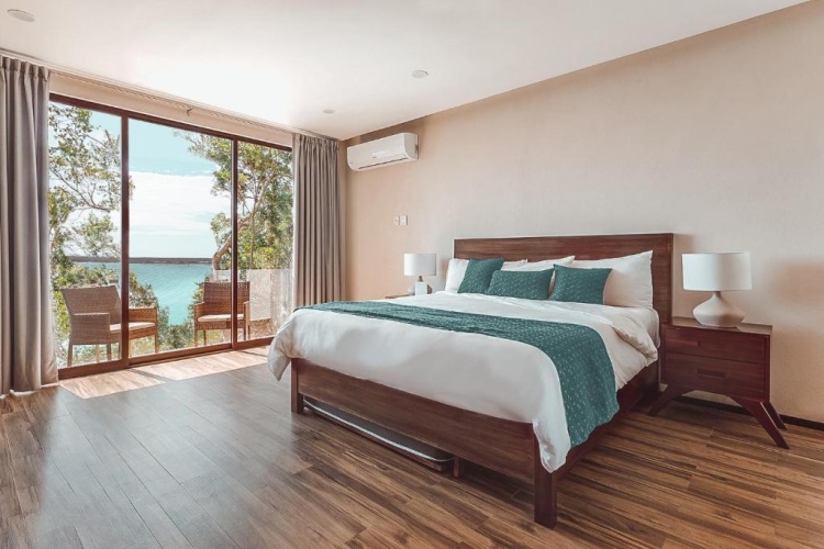 Standard Quadruple room with bay view