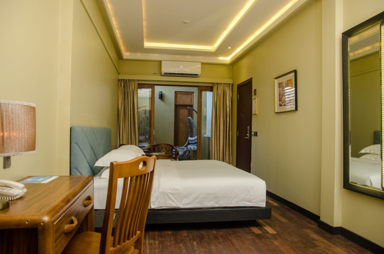 Marina Master Suite
