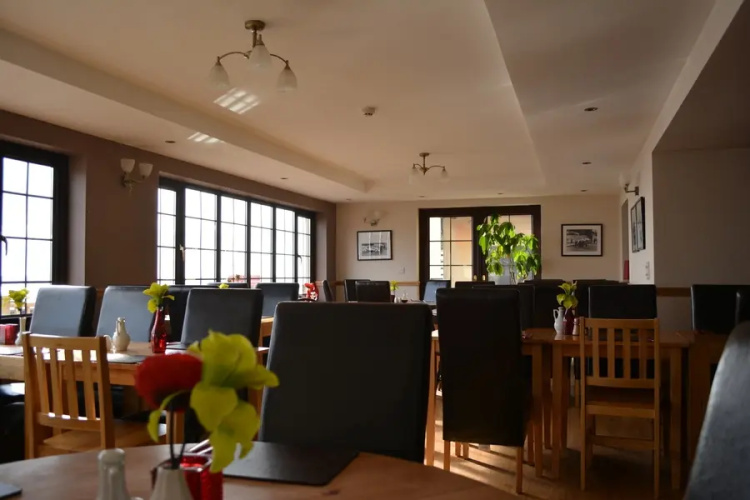 Springwell Inn Pendine