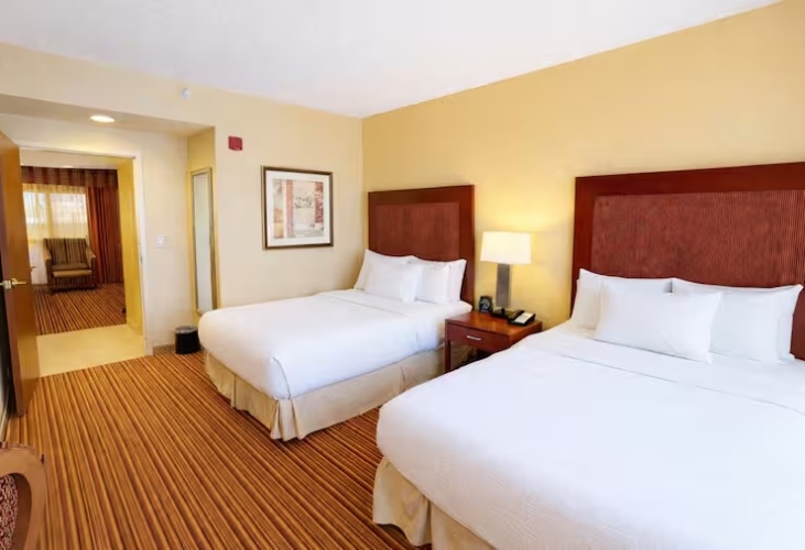 Premium Accessible Twin Suite