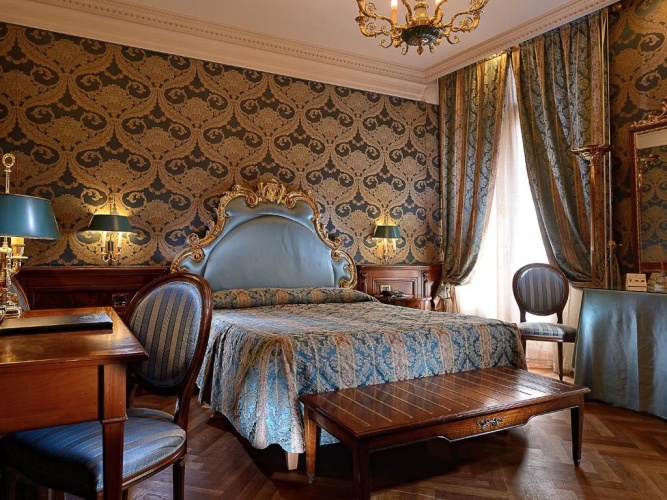 Deluxe Double room with view