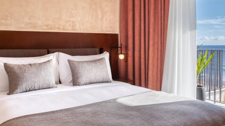 Sapphire Family Double Suite with balcony and with sea view