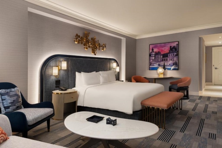 Gold Double room with pool view