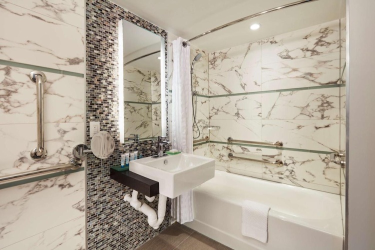 Waterstone Resort & Marina, Boca Raton, Curio Collection photo 14