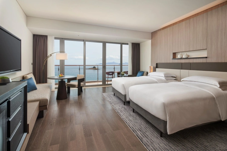 Classic Club Lounge Access Twin room with balcony and with ocean view