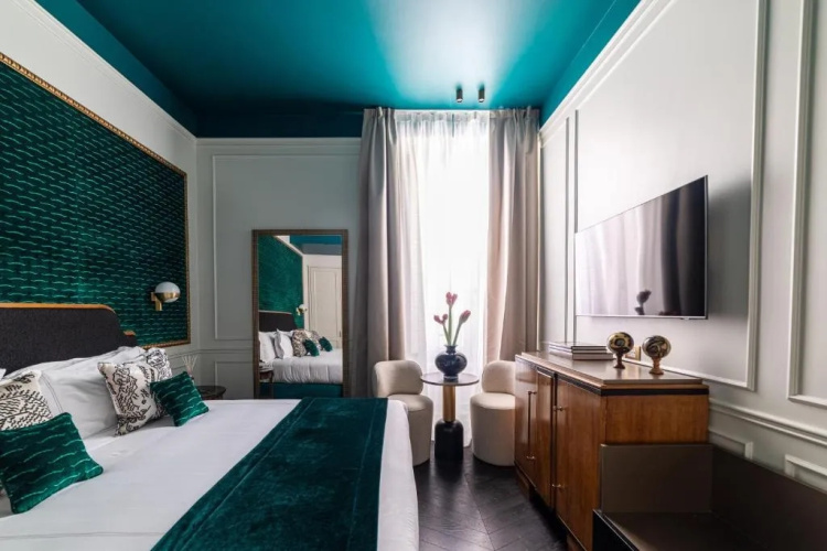 HT6 Hotel