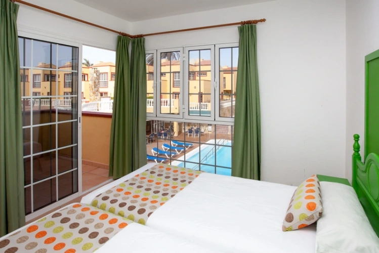 Family Quadruple Suite with pool view