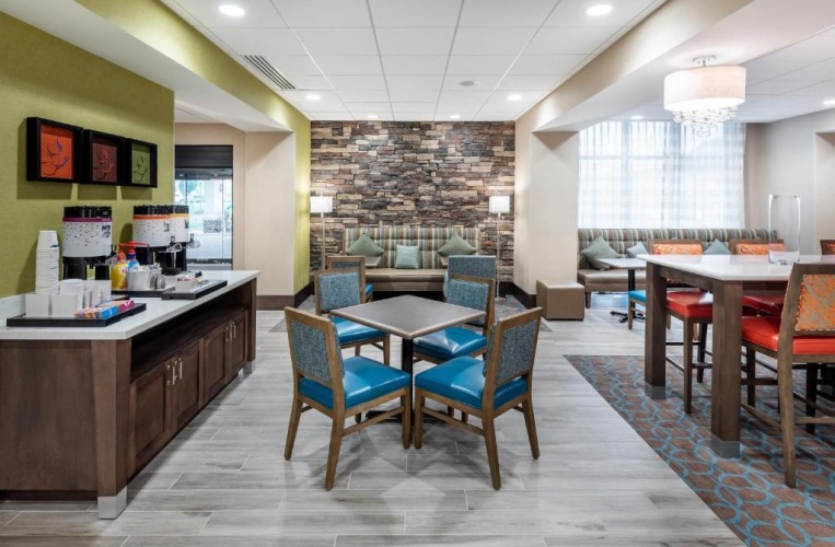 Hampton Inn Baltimore Bayview Campus photo 15
